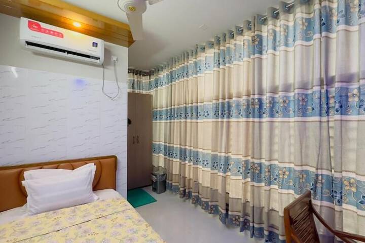 Room 6 of 45
