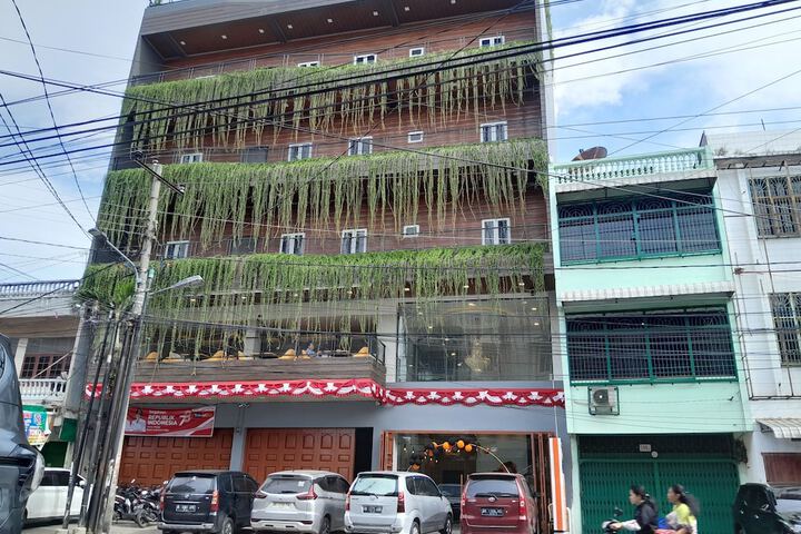 Photo of TravelBiz Hotel