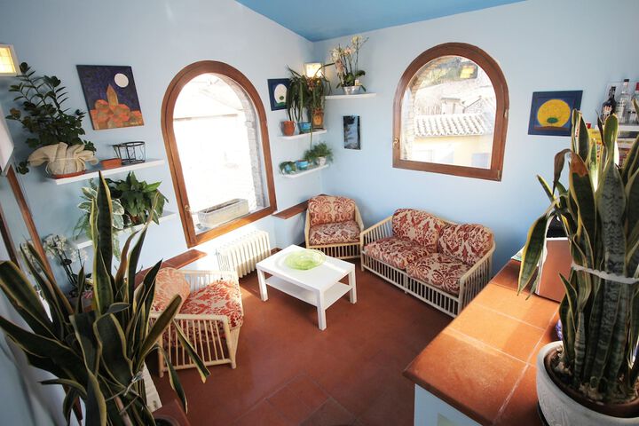 Lounge 79 of 100