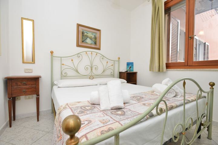 Room 8 of 22