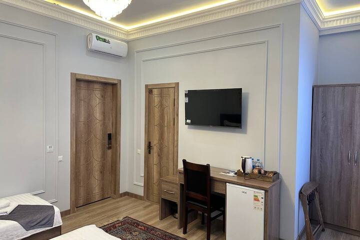 Room 23 of 69