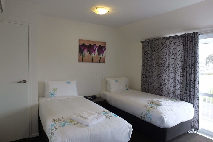Room 2 of 31