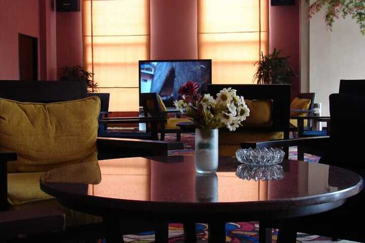 Lounge 29 of 39