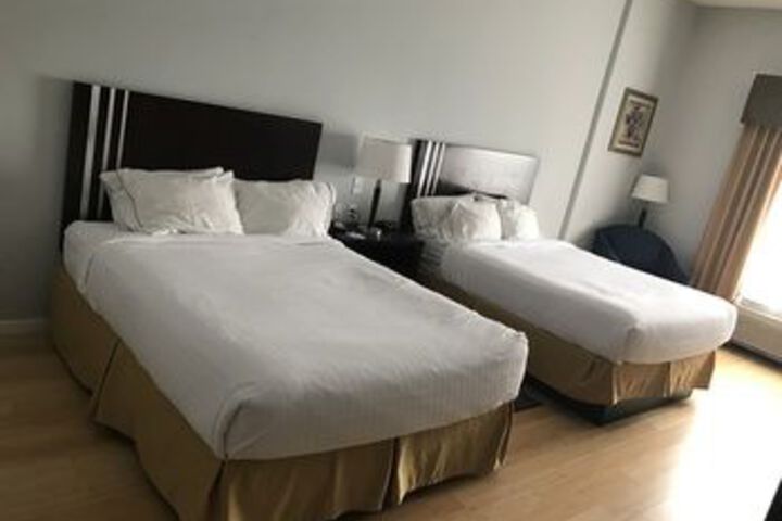 Room 8 of 40