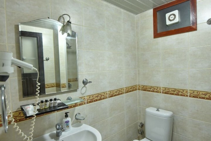 Room 27 of 75