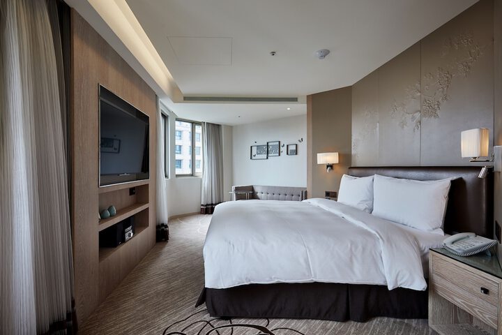 Room 32 of 86