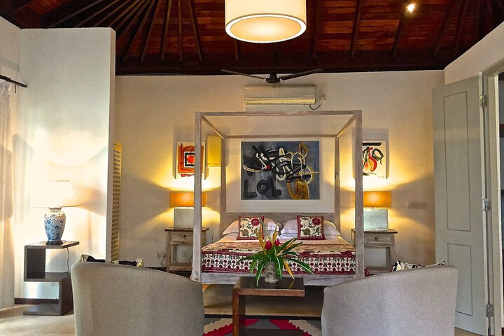 Room 2 of 35