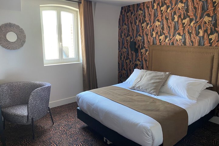 Room 53 of 117