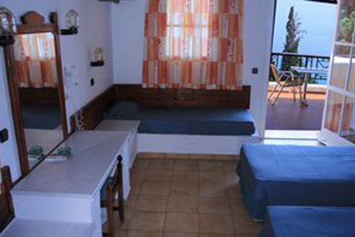 Room 12 of 18