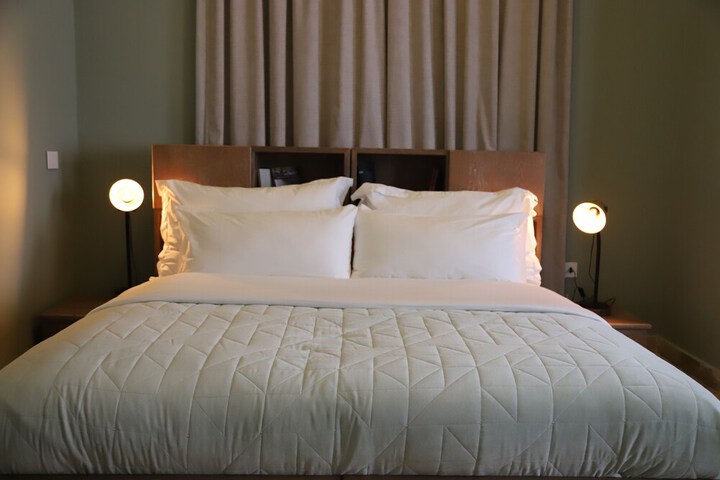 Room 28 of 77