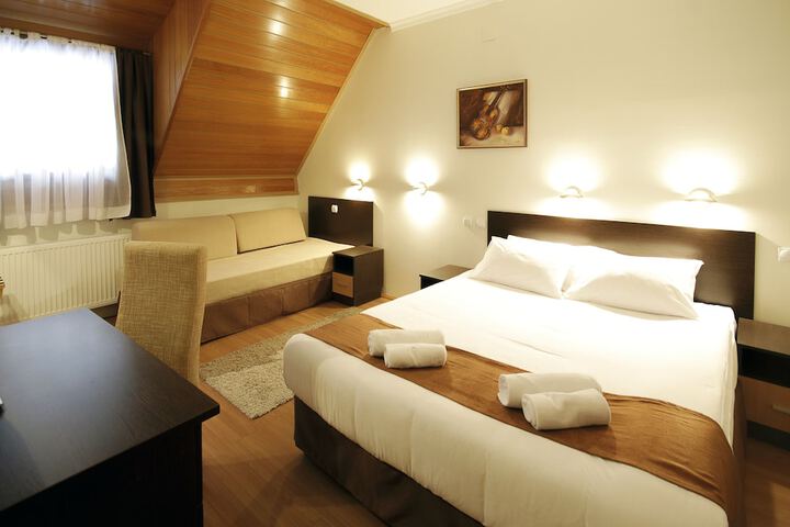 Room 15 of 113
