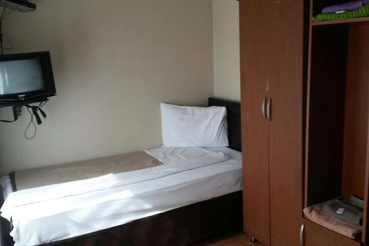 Room 15 of 25