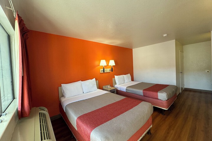 Room 16 of 49