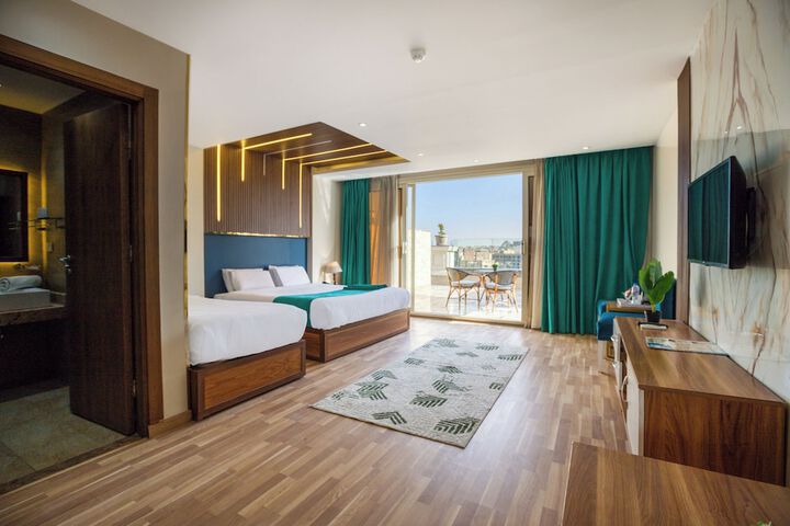 Room 40 of 103