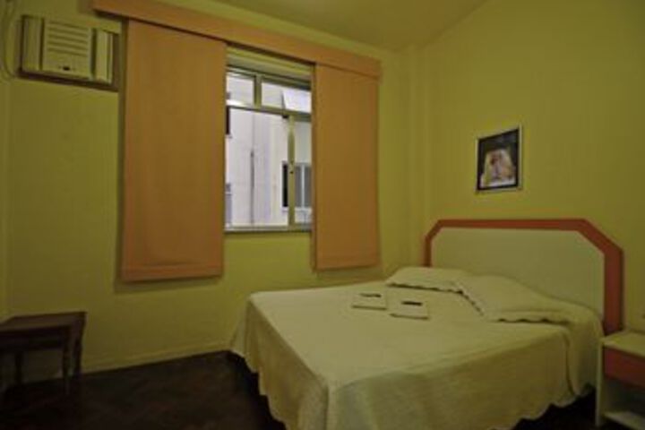 Room 10 of 21