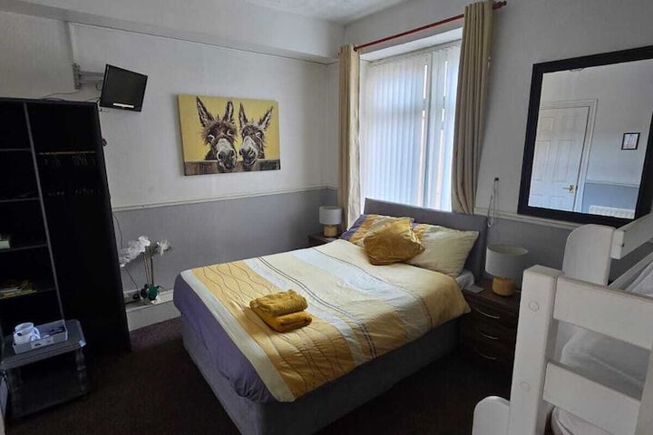 Room 4 of 41