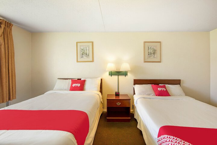 2 Queen Beds (1 of 12)