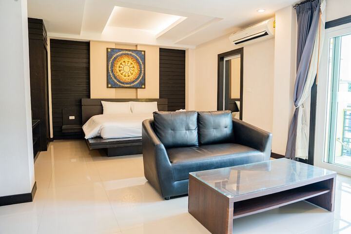 Room 3 of 10