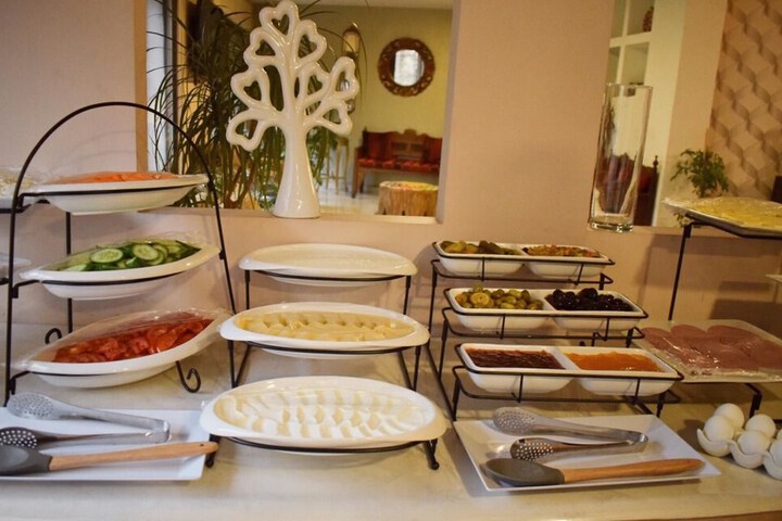 Dining 42 of 62