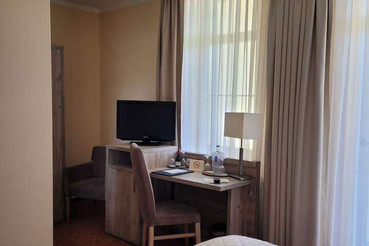 Room 36 of 90
