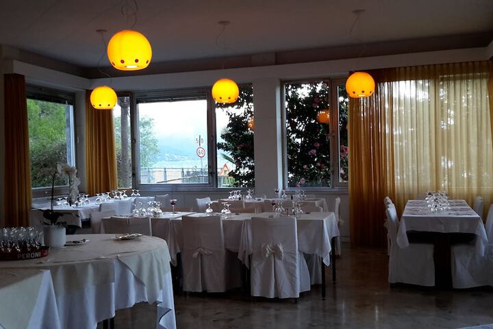 Dining Photos