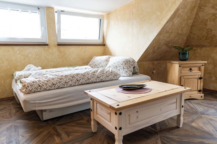 Room 15 of 53