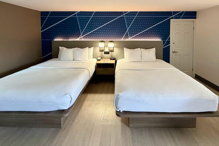 Room 36 of 80