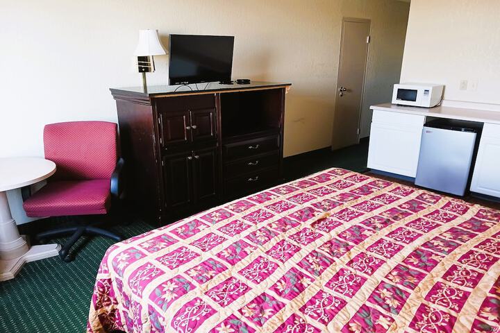 Room 27 of 144