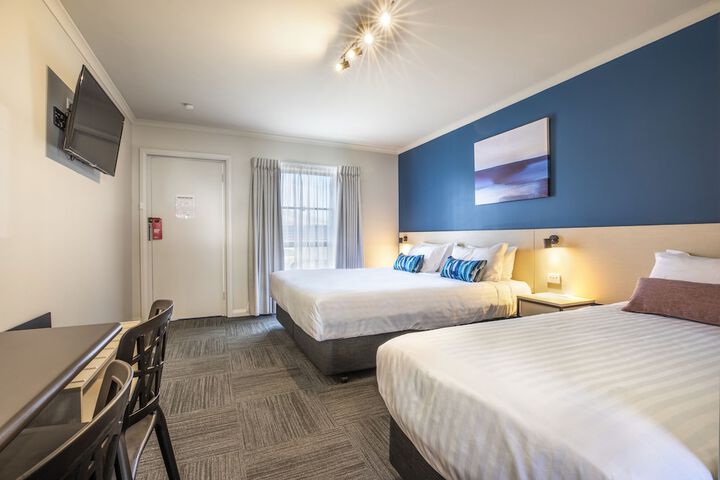 Room 2 of 38