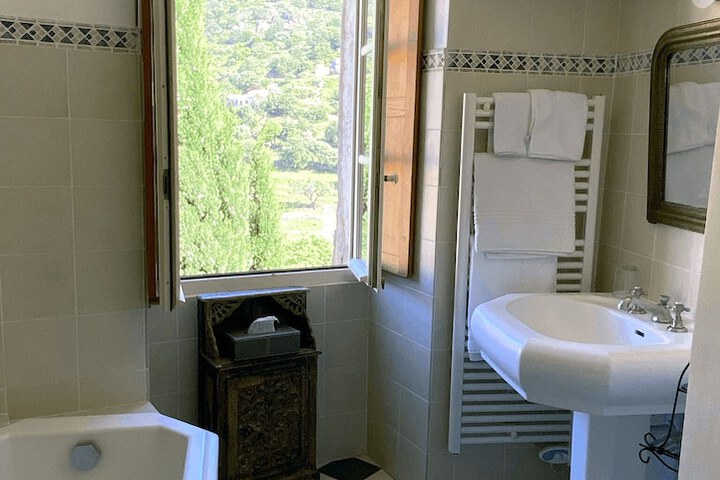 Room 63 of 78