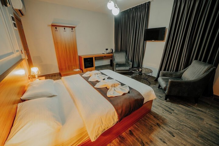 Room 19 of 35
