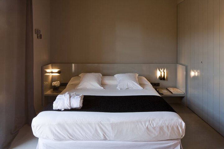 Room 8 of 75