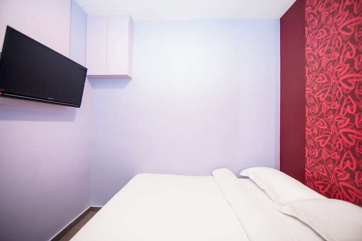 Room 9 of 36