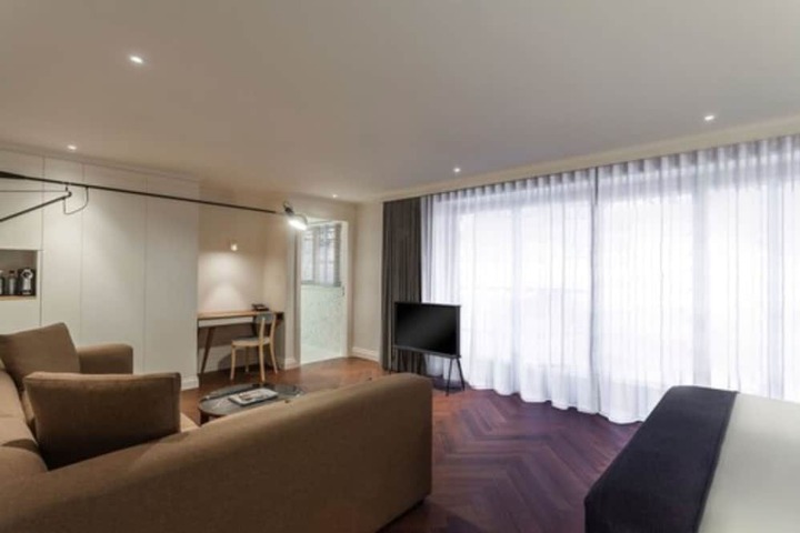 Room 45 of 94