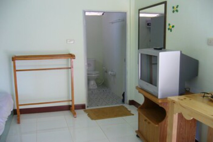 Room 9 of 18