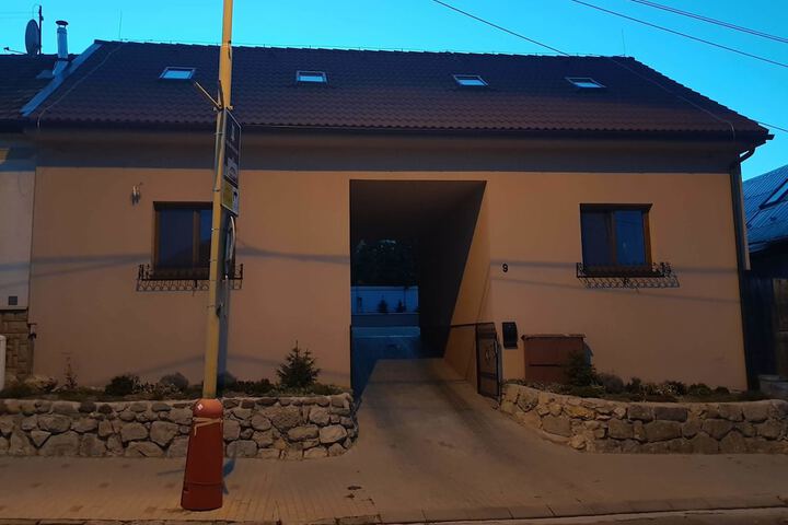 Hotel 87 of 100