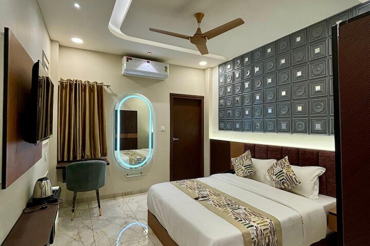 Room 14 of 19