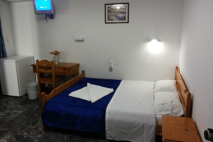Room 17 of 76