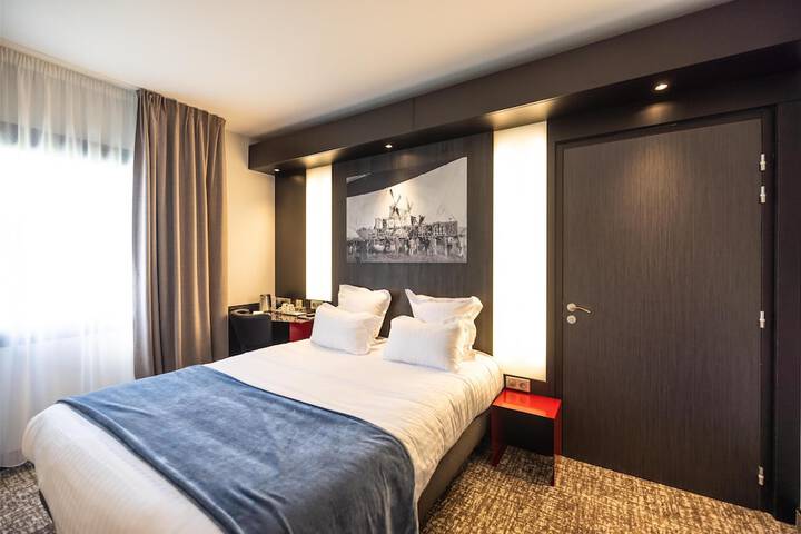 Room 26 of 77