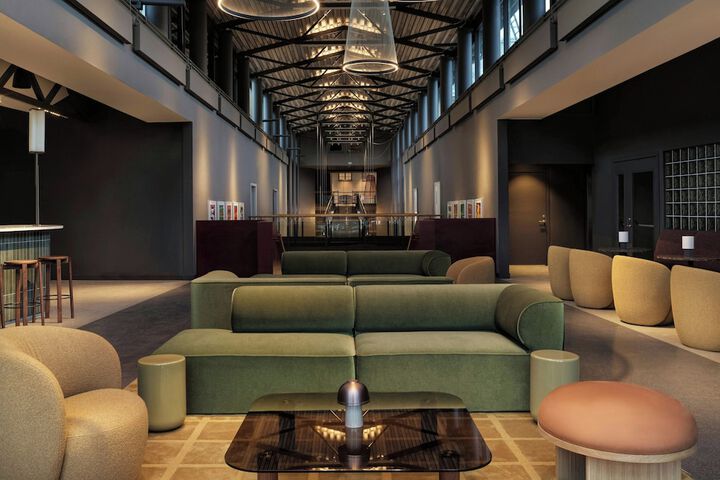 Lounge 77 of 97