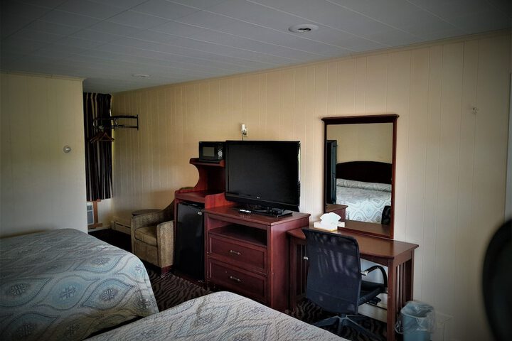 Room 5 of 13