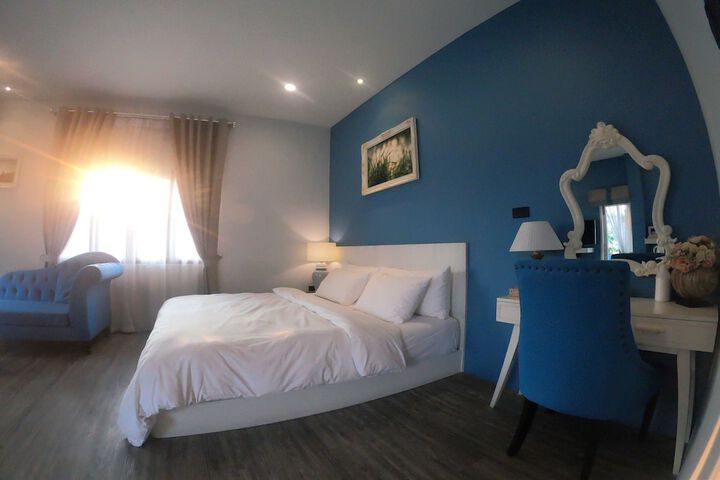Room 22 of 34