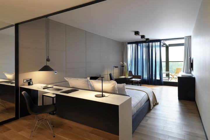 Room 6 of 88