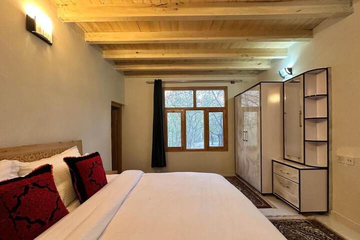 Room 3 of 12