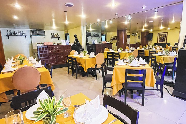 Dining 42 of 66