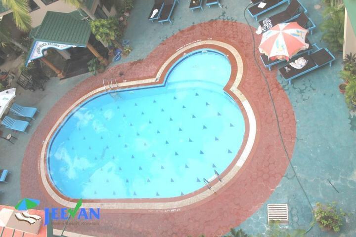 Pools & Facilities