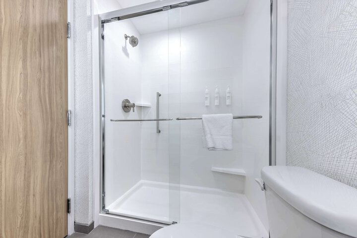 Room 20 of 34