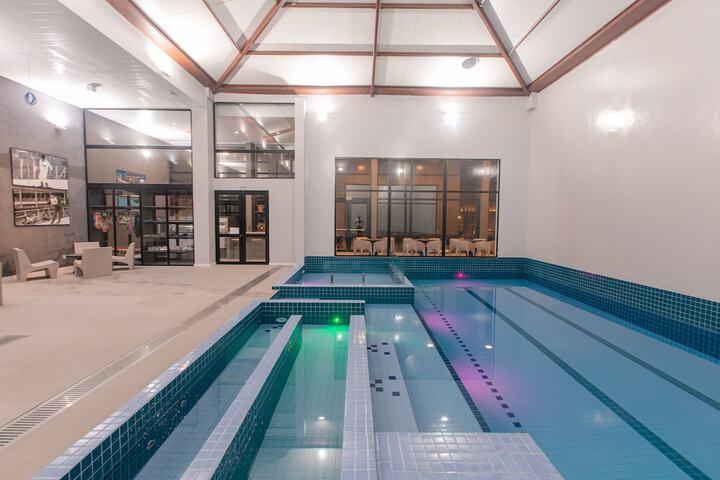 Pool 10 of 27