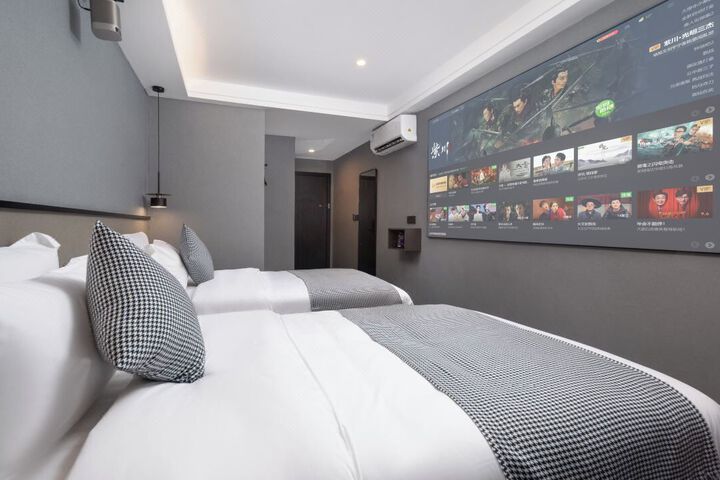 Room 25 of 26