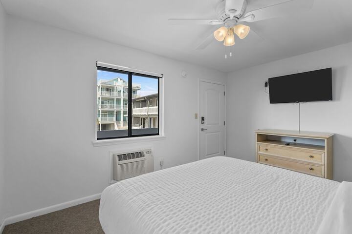 Room 25 of 97